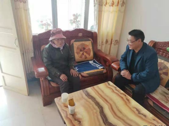 平涼泓源公司開展“踐行初心使命，助推脫貧攻堅”主題黨日活動(圖5)