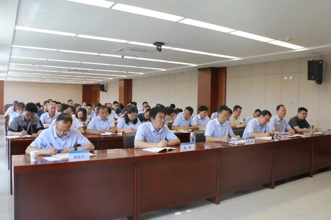 市政府國資委黨委委員、副主任邊疆到泓源公司講黨課(圖3)